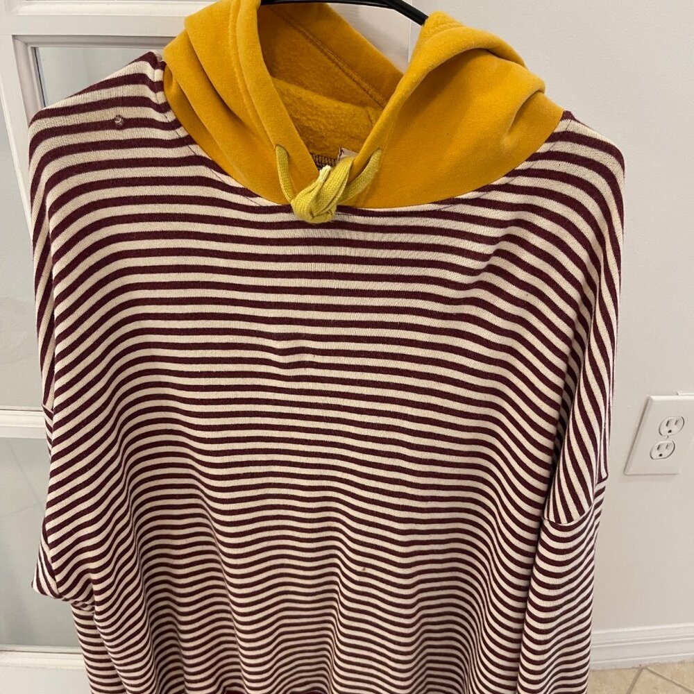 Stripped Hoodie (M)